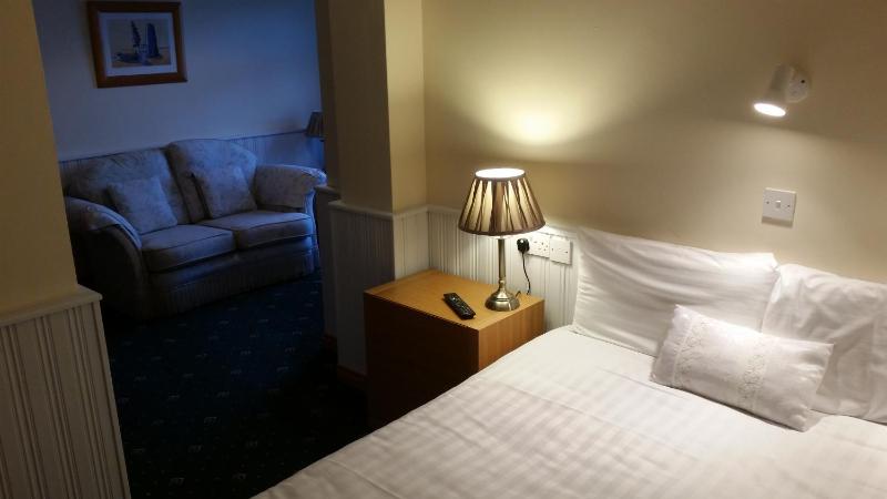Double Room image 3
