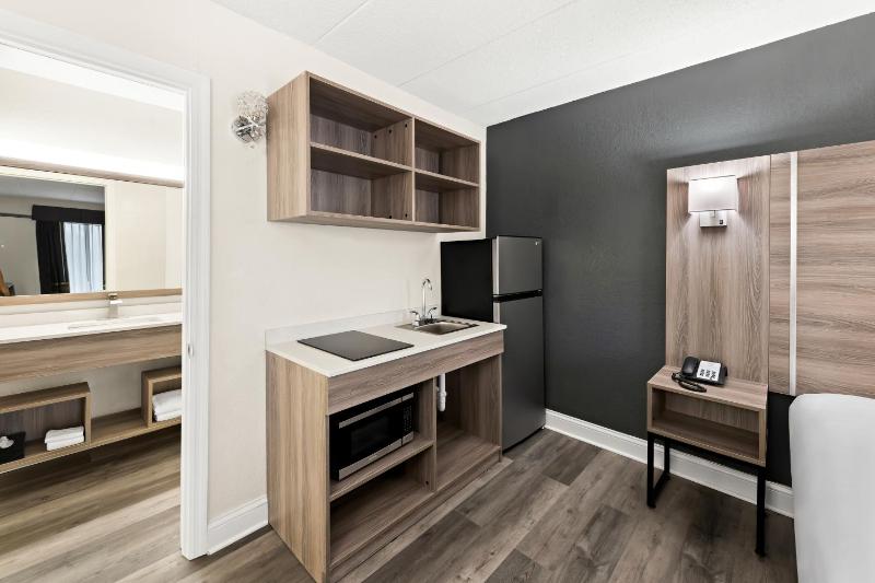 King Room - Non Smoking image 1