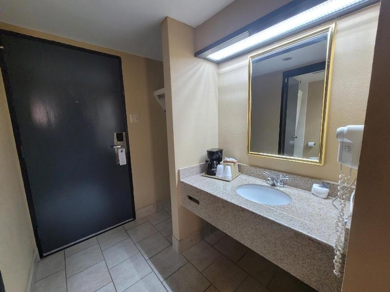 Double Room image 2