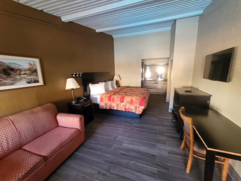 King Room image 3