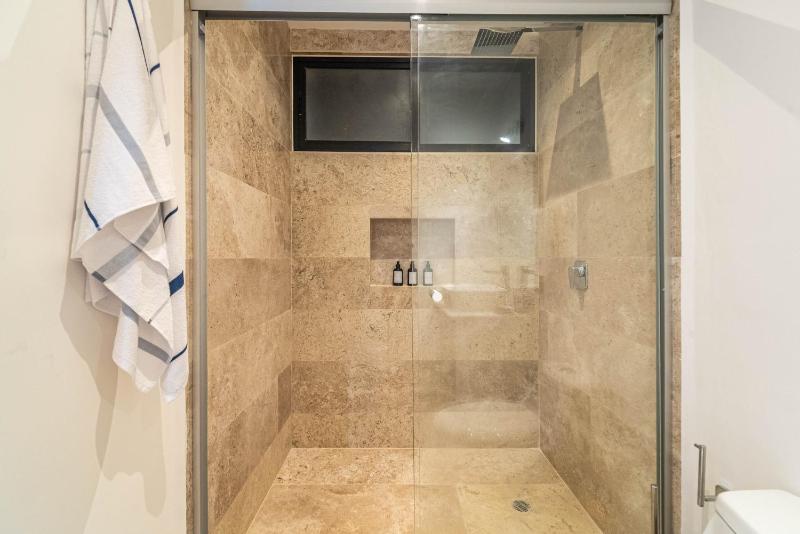 King Suite with Balcony Gym Rooftop Pool - image 14
