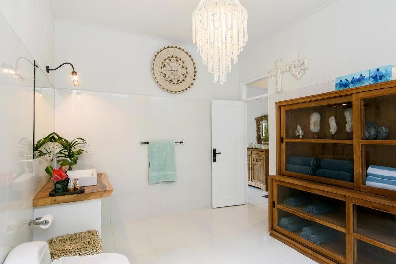 Villa Bloom 3 - Coastal Beach Villa 2 brm Sleeps 4 SEMINYAK BEACH - image 17