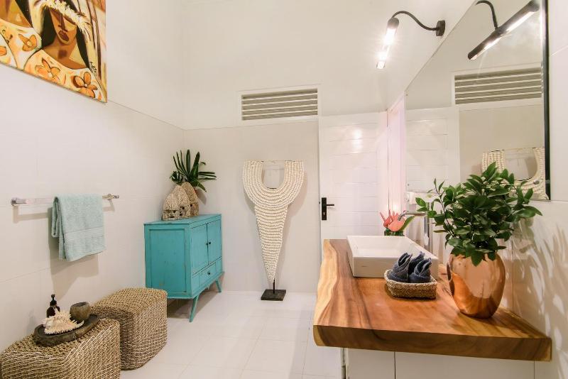 Villa Bloom 3 - Coastal Beach Villa 2 brm Sleeps 4 SEMINYAK BEACH - image 22