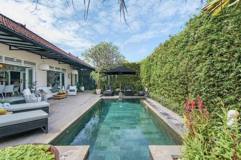 Villa Bloom 3 - Coastal Beach Villa 2 brm Sleeps 4 SEMINYAK BEACH - image 5
