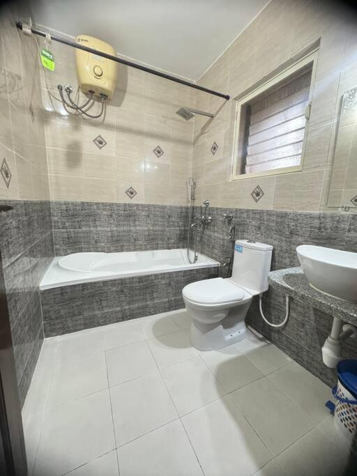 STAY & EXPLORE - Luxury 1 BHK with Bathtub Pool near Calangute Baga Beach - image 15