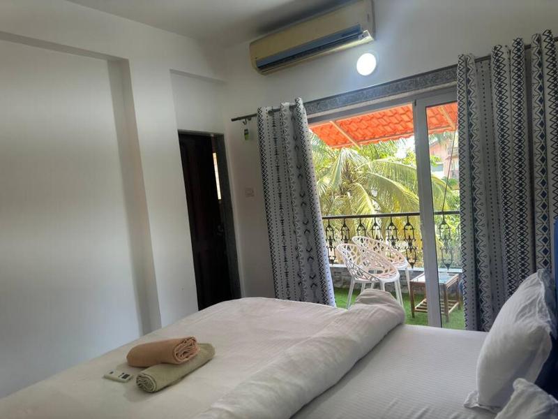 STAY & EXPLORE - Luxury 1 BHK with Bathtub Pool near Calangute Baga Beach - image 34