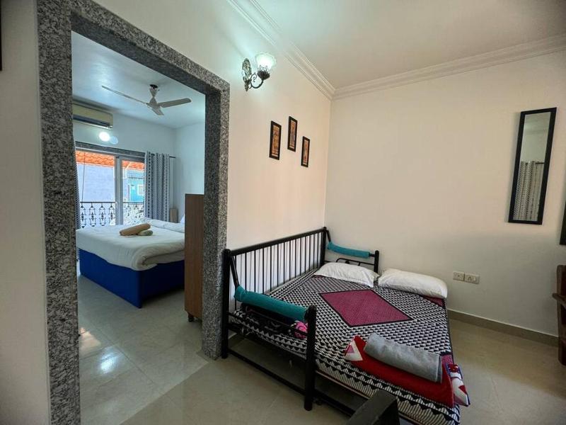 STAY & EXPLORE - Luxury 1 BHK with Bathtub Pool near Calangute Baga Beach - image 11