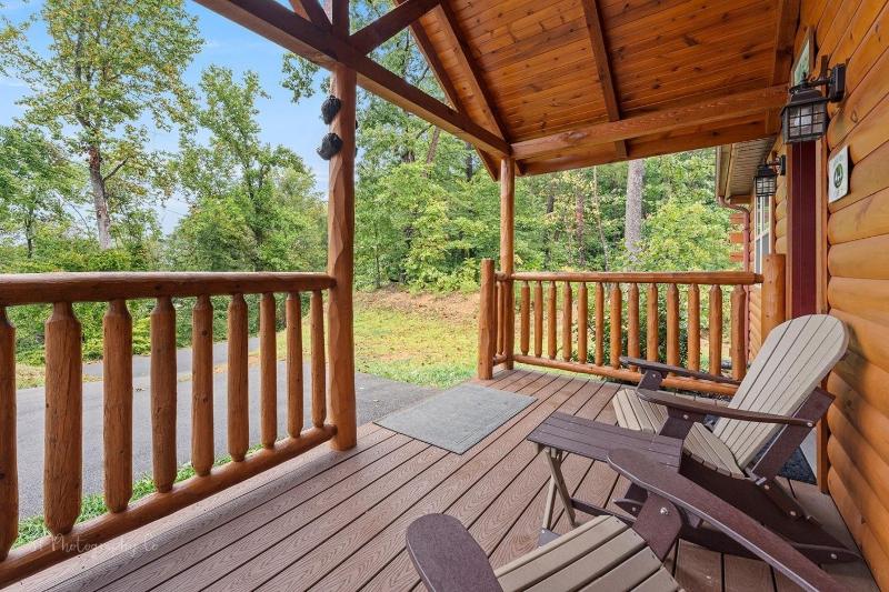 Foxes' Den Cabin with Private Hot Tub - image 36