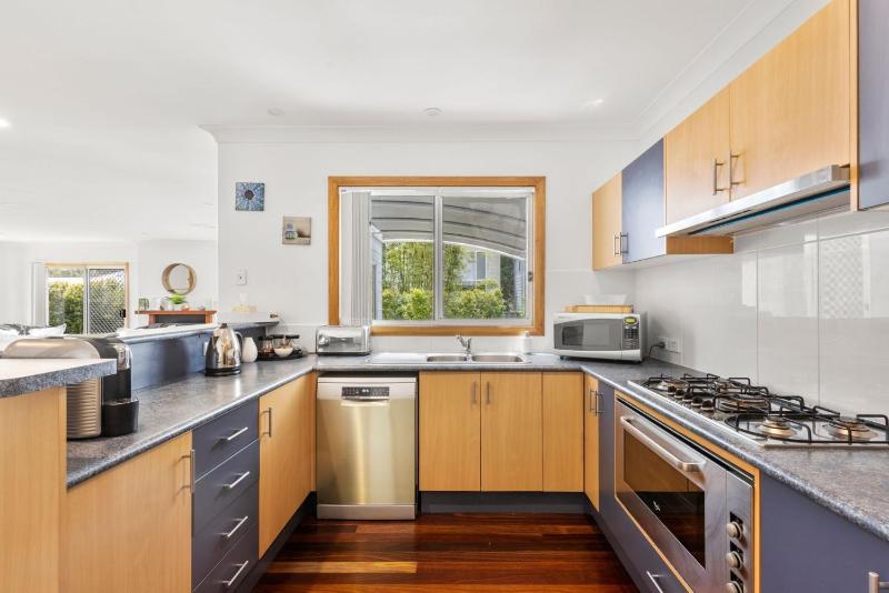 Sandlewood Breeze - Pet Friendly - Community Pool - image 2
