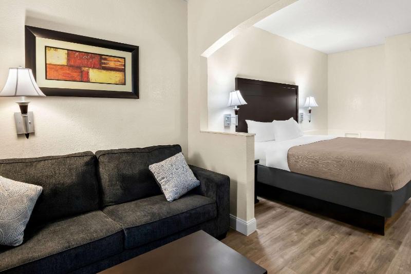 King Suite image 4