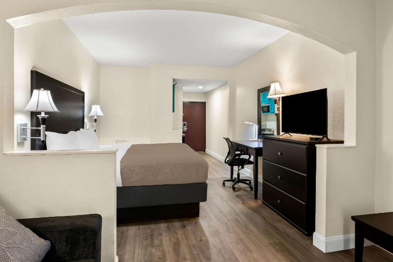 King Suite image 3