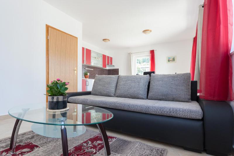 One-Bedroom Apartment image 3