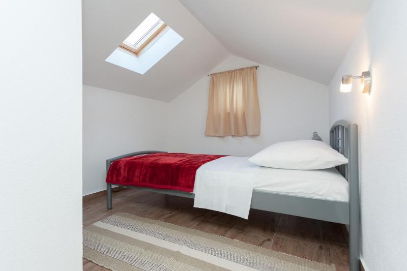 One-Bedroom Apartment image 3