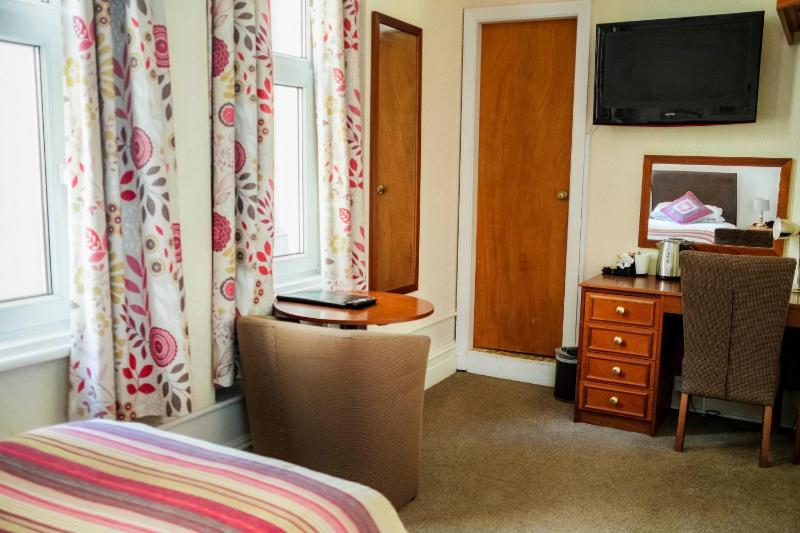 Single Room image 1