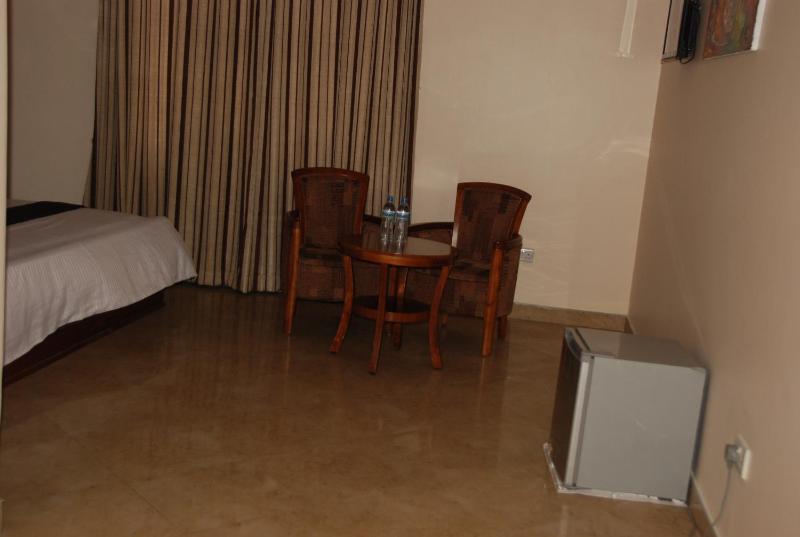 Silver Paradise Hotel - image 4
