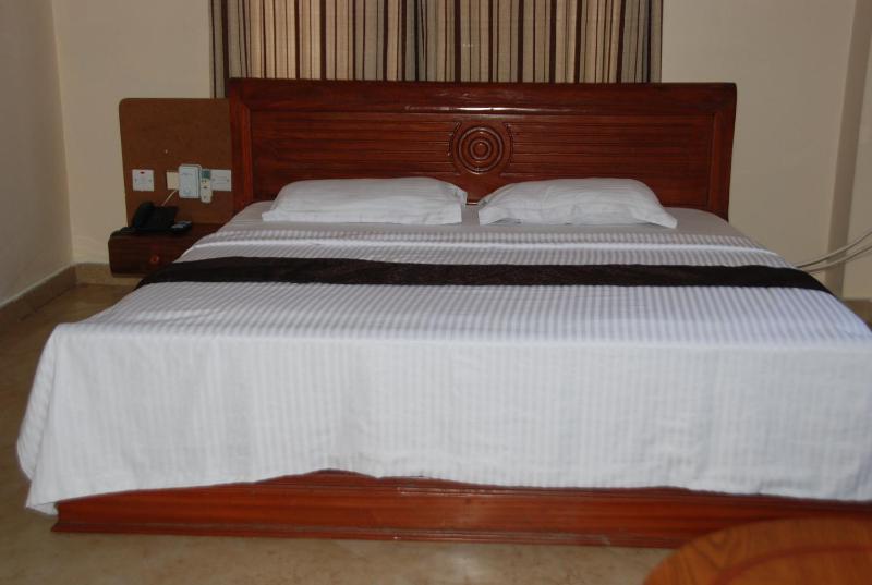 Silver Paradise Hotel - image 5