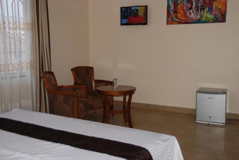 Silver Paradise Hotel - image 3