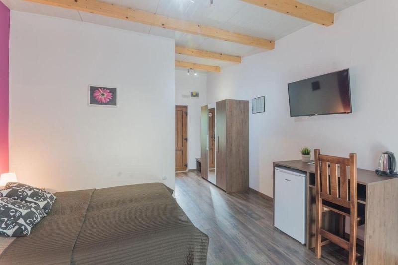 Standard Double Room - First Floor image 4