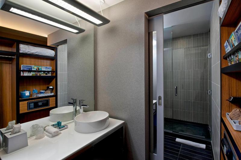 Aloft, Suite, 2 Queen, Alternate bed: sofa bed, Corner room image 1