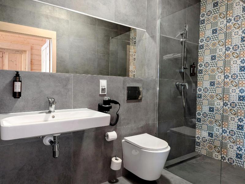 Two-Bedroom Apartment with Marina View image 1