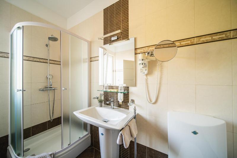 One-Bedroom Apartment with Balcony image 4
