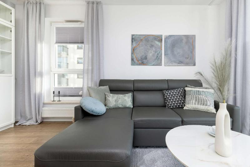 Elegancki Apartament w Centrum Gdańska z Klimatyzatorem i Parkingiem by Renters Prestige - image 3