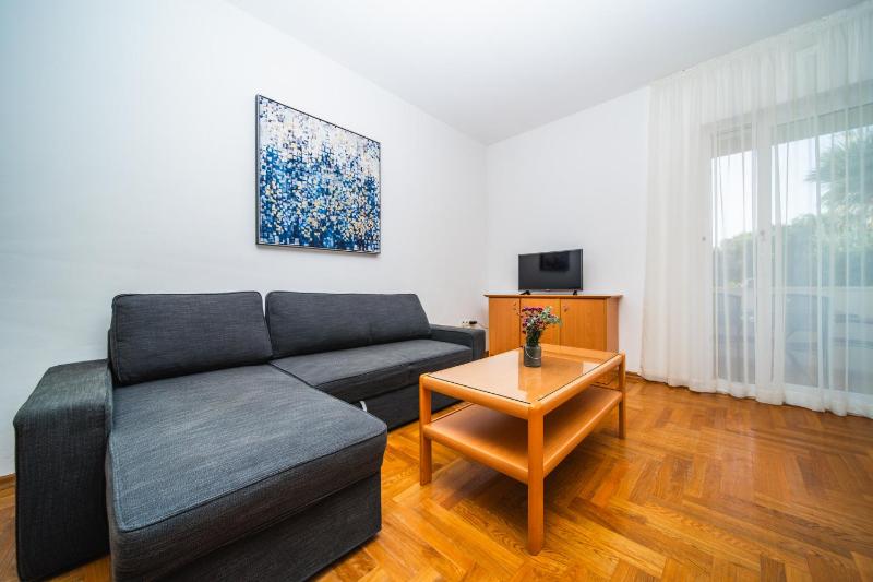 Comfort Two-Bedroom Apartment with Balcony image 3