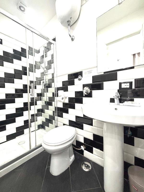 Classic Double or Twin Room image 2