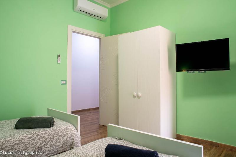 Two-Bedroom House image 4