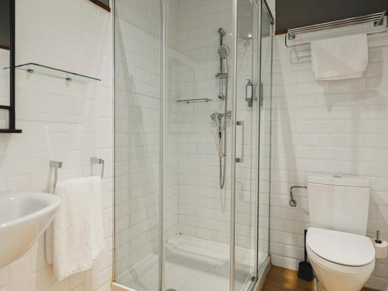 Junior Suite with views image 4