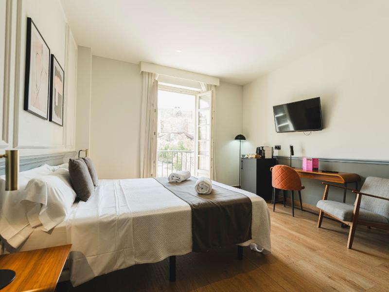 Junior Suite with views image 3