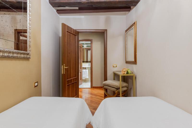 Deluxe Apartment image 3
