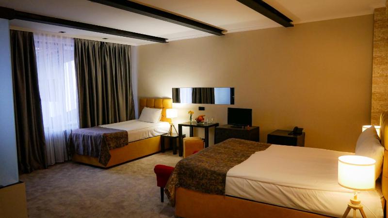 Riverside Boutique Hotel - image 35