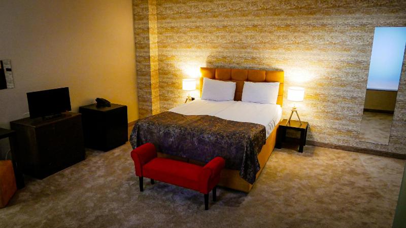 Riverside Boutique Hotel - image 19