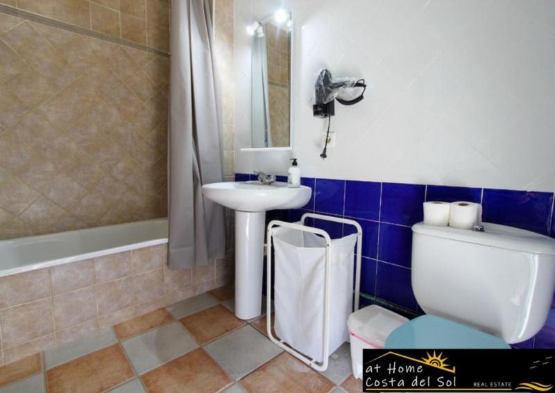 Apartamento en el centro de Nerja by At Home Costa del Sol - image 6