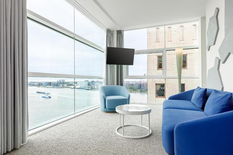 Junior Suite image 1