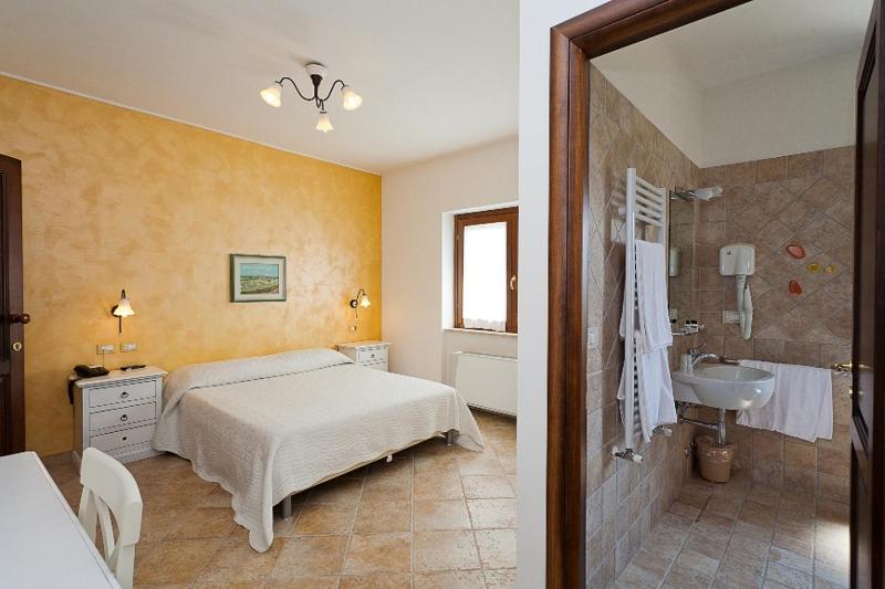 Comfort Double Room image 3