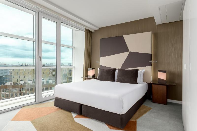Executive Room image 1