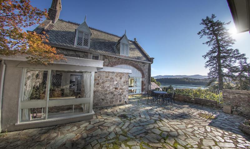 Three-Bedroom Cottage image 1