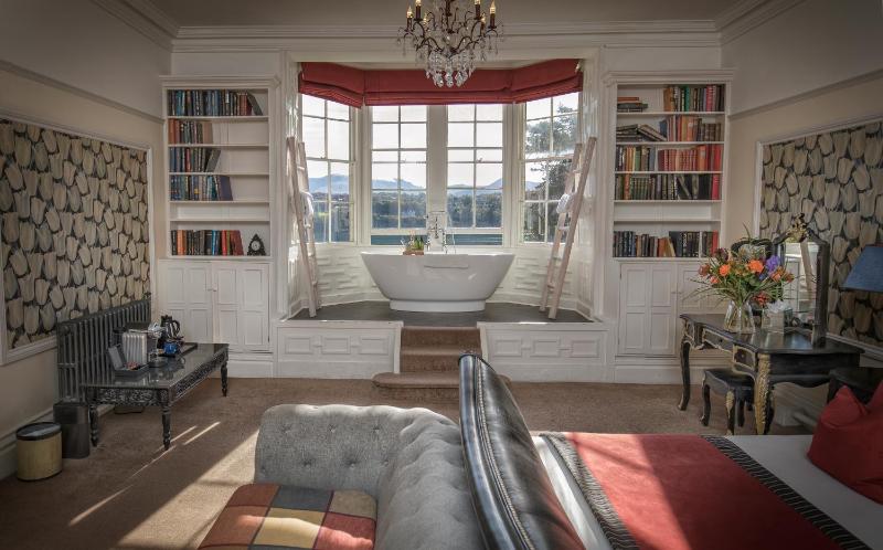 Superior Suite image 4