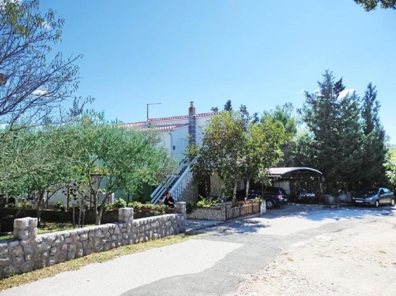 Apartments Makic - image 6