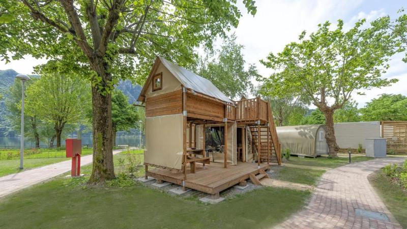 Three-Bedroom Tent image 1