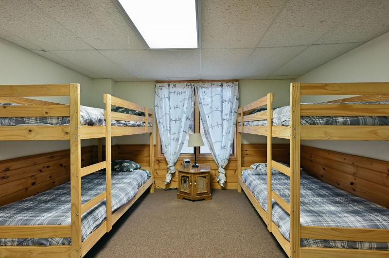 Four-Bedroom Holiday Home image 3