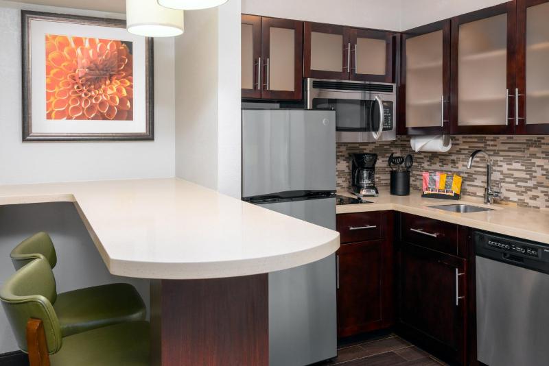 One-Bedroom Suite with Two Double Beds image 4