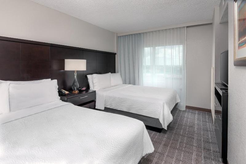 One-Bedroom Suite with Two Double Beds image 3