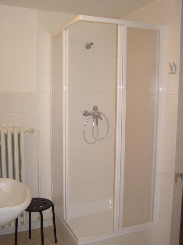 Double or Twin Room with Shared Bathroom image 2