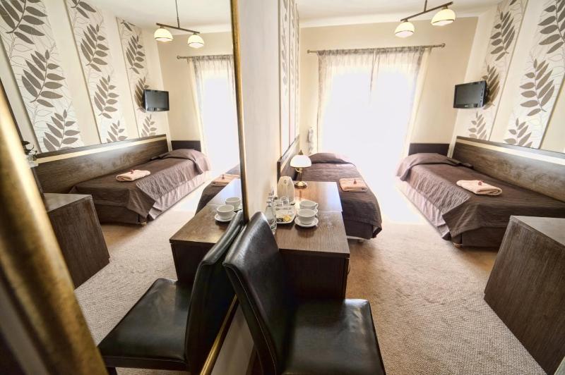 Twin Room image 1