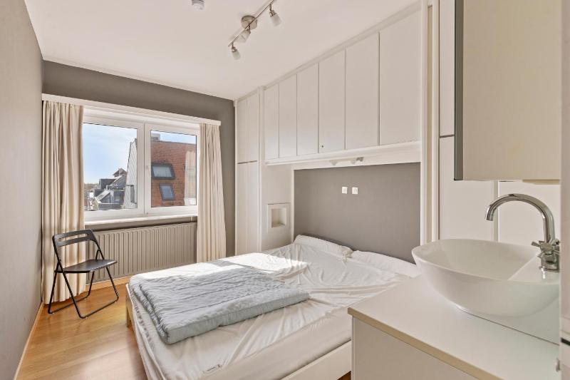Velasquez 0601 - image 11
