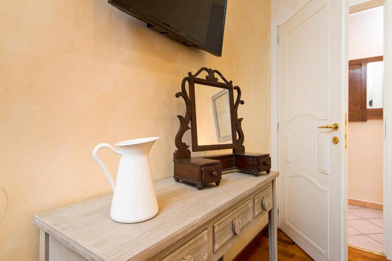 Double Room with Private External Bathroom image 4