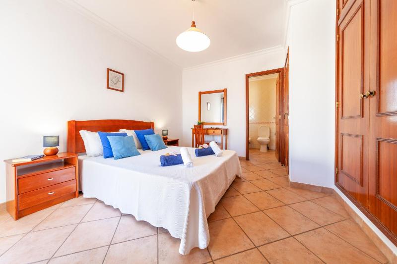 Villa Azzurra - com piscina e ping pong em Albufeira - image 16